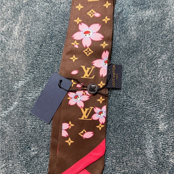 LV Cherry Blossom Pink and Brown Scarf Set - Picture 7 of 11